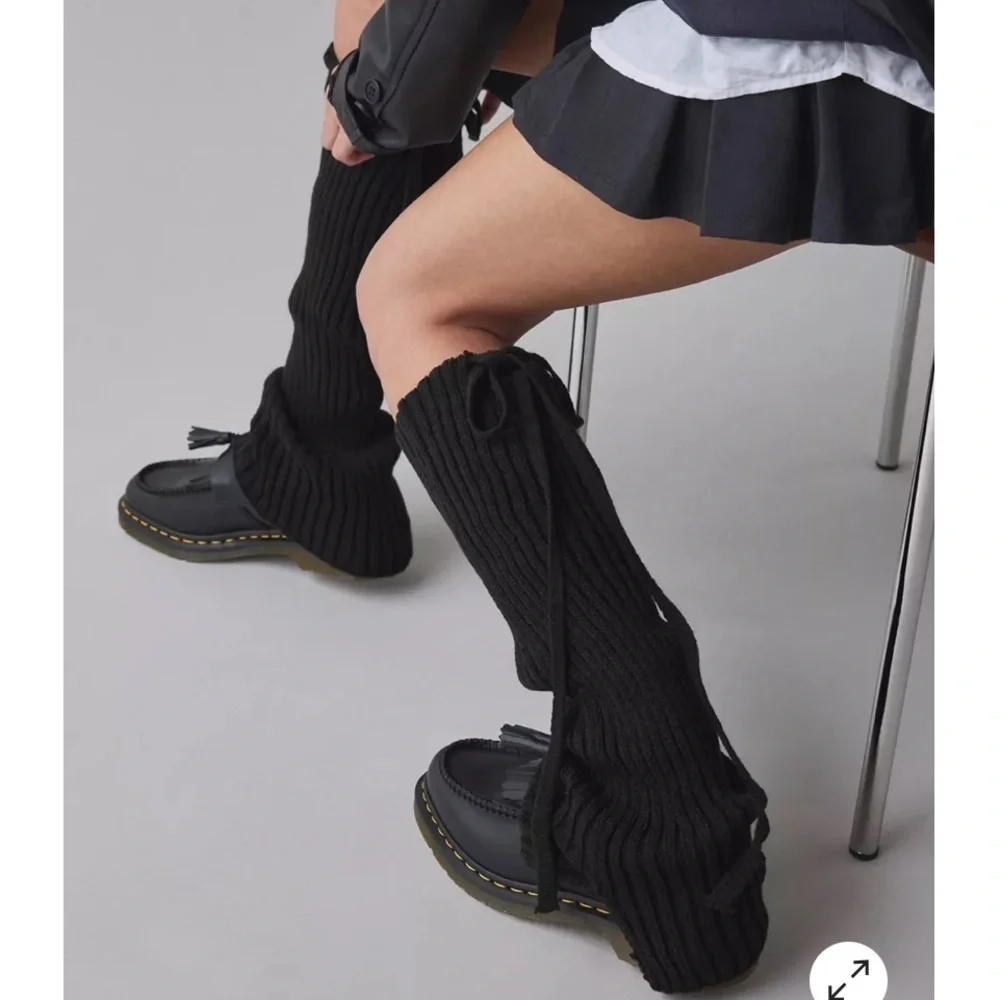 Urban Outfitters Gray Ribbed Knit Bow Leg warmers NWT